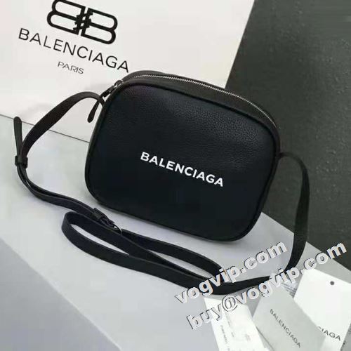  斜め掛けバッグ 多色可選 気軽に持てる BALENCIAGAコピー 今一番HOTな新品 バレンシアガコピー 2022    