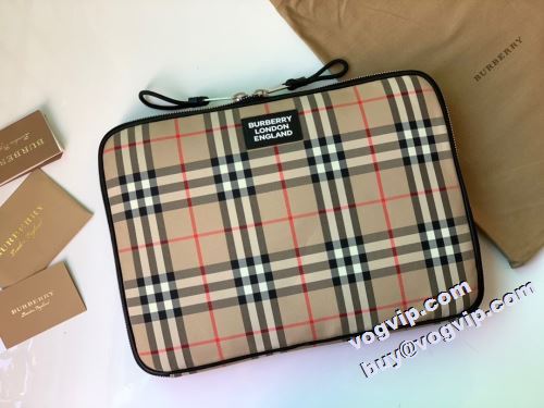 存在感のある 2022 バーバリーブランドスーパーコピー BURBERRY ポーチ A4 iPad 収納できる 2色可選