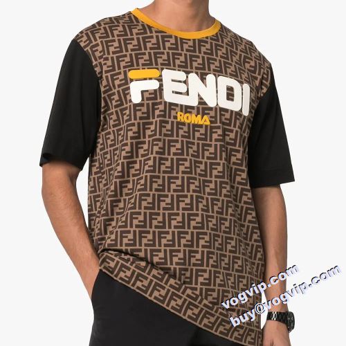 2022 人気雑誌掲載 フェンディ FENDIブランド コピー 半袖Tシャツ それでもコスパ良いので大満足だそうです 2色可選