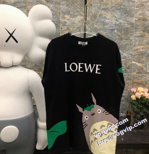 芸能人に愛用者続出 2022 ロエベ LOEWEブランドコピー 半袖Tシャツ 2色可選 スタイリッシュな印象