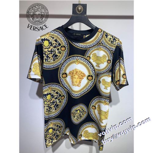 注目のアイテム コピー ヴェルサーチ VERSACE 半袖Tシャツ 半袖仕様に肌に優しい薄手素材で夏に適な着心地