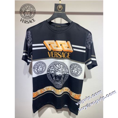 流行り ヴェルサーチ VERSACE 2022秋冬 半袖Tシャツ ブランド コピー インナーとして使用してもバランスのいいデザインとなっています