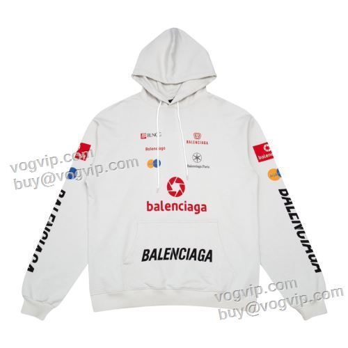 バレンシアガ BALENCIAGAコピー パーカー 上品に着こなせ 2023最新入荷 ゆったりとした身巾とドロップショルダ?のデザインが、リラックスした雰囲気