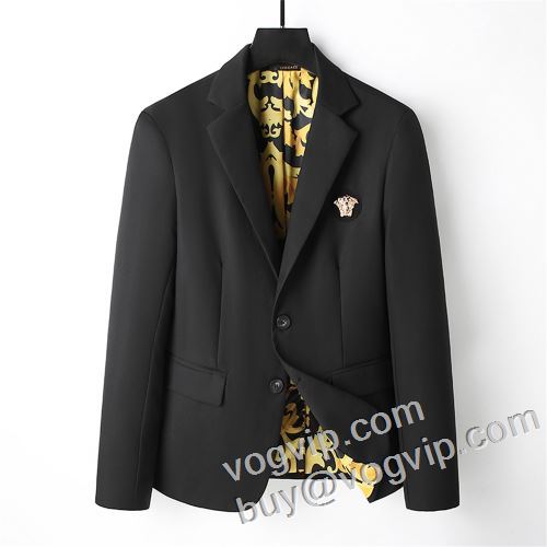 ブランドコピー専門店 人目を惹くデザイン 2023 ヴェルサーチ VERSACE HOT100%新品 適度な厚み ブルゾン ダブルスーツ