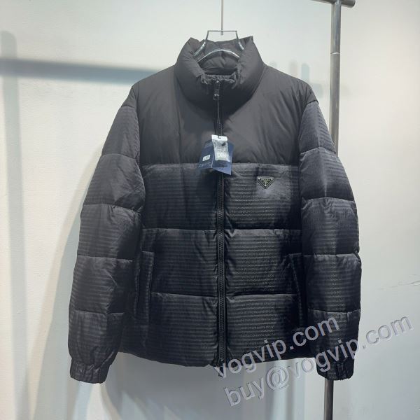 早くも完売している 2024超人気新品 プラダ PRADA ダウンジャケット 業界高品質スーパーコピー フィルパワーの高い
