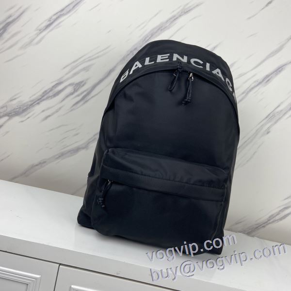 芸能人に愛用者続出 リュック バレンシアガ ブランドコピー 2024最新入荷 オリジナリティに富んだバッグ