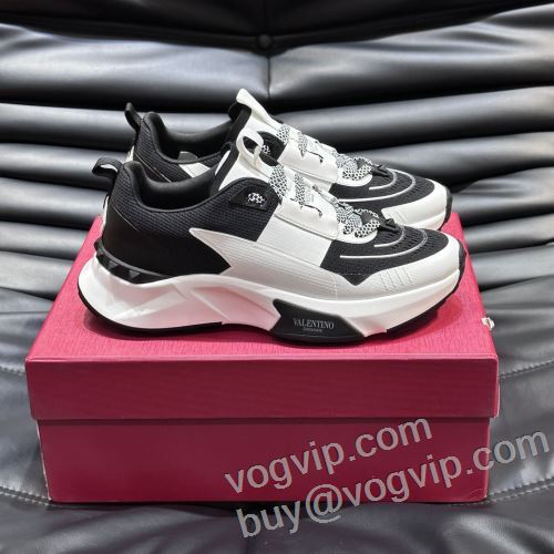 大好評 2024最新入荷 ヴァレンティノ 偽物ブランド VALENTINO 足馴染みのいい カジュアルシューズ ポップ フラットシューズ 5色可選