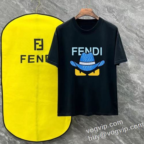 お洒落に魅せる 2024春夏 細身のシルエット 半袖Tシャツ 2色可選 フェンディ ブランドスーパーコピー