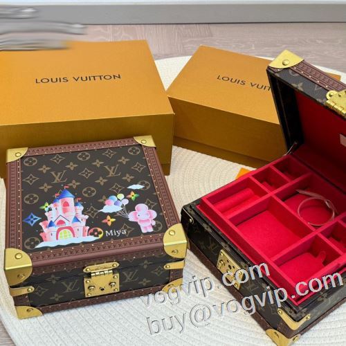 デザイン性の高い アクセサリーポーチ 4色可選 ルイ ヴィトン LOUIS VUITTON スーパーコピー 2024超激得格安