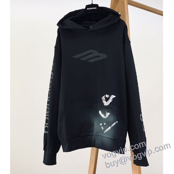落ち着いた感覚 バレンシアガ BALENCIAGA 2024HOT人気セール パーカー ブランド コピー 優良店