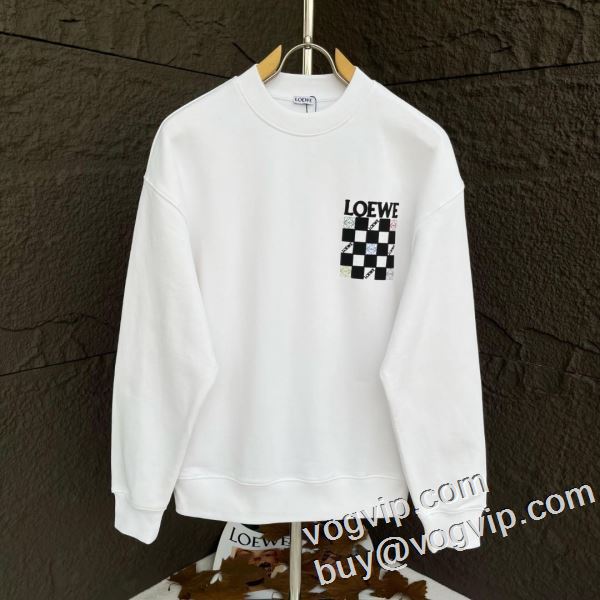 綺麗に決まるフォルム! ブランド服 コピー プルオーバーパーカー ロエベ LOEWE 2024年モデル入荷 肌触りの良い柔らかな質感 2色可選