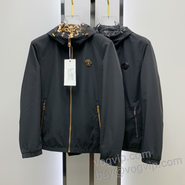人気新品★超特価★ ヴェルサーチ ブランド コピー 優美なお出かけスタイル 2024爆買い格安 ブルゾン 2色可選