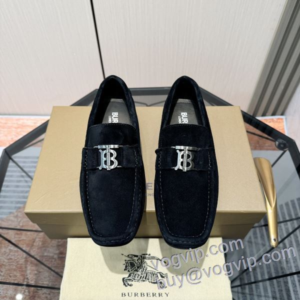 シックスタイルに活躍 バーバリー BURBERRY偽物ブランド NXIEBU048 スリップオン カジュアルシューズ 2025爆買い大得価
