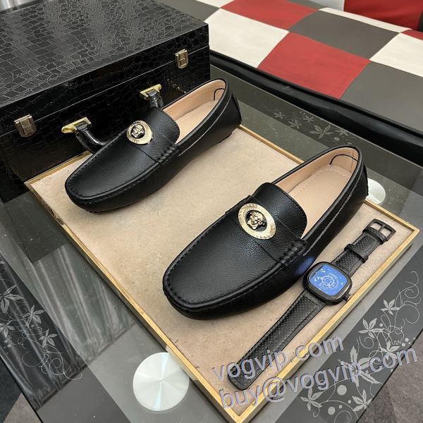2025新商品！ ヴェルサーチ VERSACE NXIEVS045 贈り物にも◎ スリップオン カジュアルシューズ
