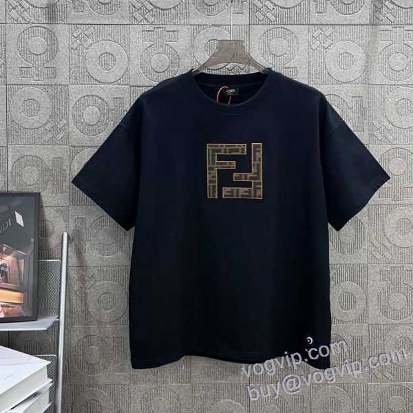 格安！ VOGブランドスーパーコピー フェンディ FENDI 半袖Tシャツ 2色可選 2025新商品！