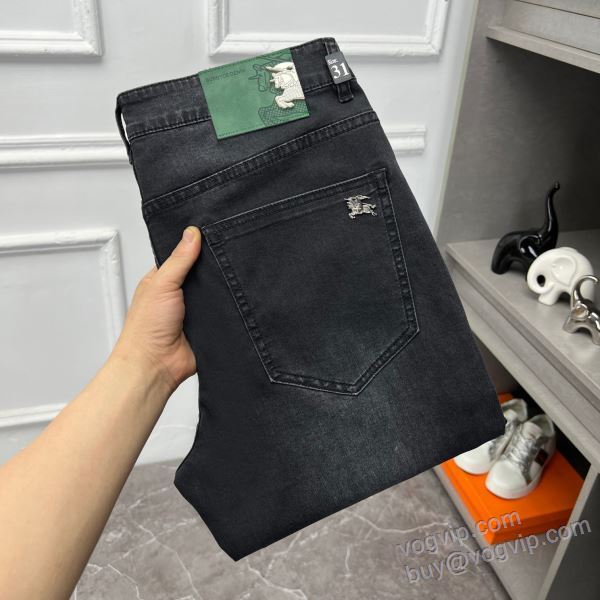 バーバリースーパーコピー NZKBU058 2025新作品 ジーンズ デニムパンツ
