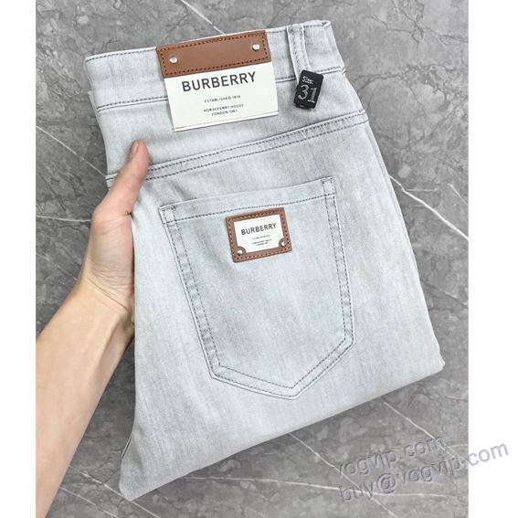 バーバリー BURBERRYスーパーコピー 激安 NZKBU106 2025驚きの破格値大人気 ジーンズ デニムパンツ