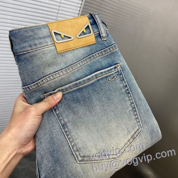 ジーンズ フェンディ FENDI 2025超激得定番 VOGブランドスーパーコピー 洗練を十分に演出する