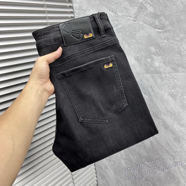 フェンディスーパーコピー NZKFEN059 2025最高品質 ジーンズ デニムパンツ