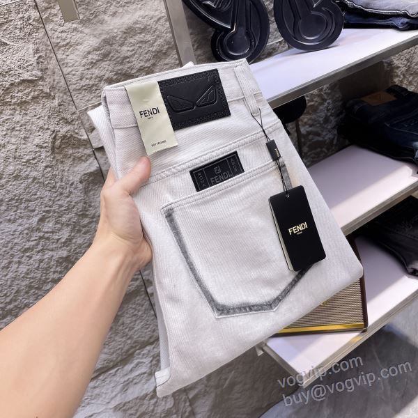 フェンディ FENDI NZKFEN091 ジーンズ デニムパンツ 2025秋冬季新作 人気のスーパーブランドコピー品質保証
