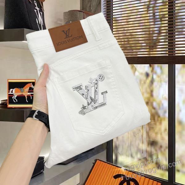 LOUIS VUITTON NZKLV140 ジーンズ 2025海外通販 ルイ ヴィトンデニムパンツ 最大級ブランドコピー通販優良店