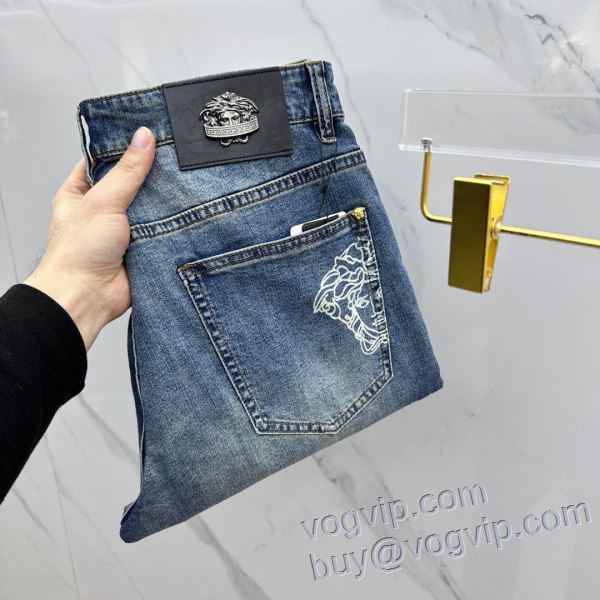 2025年モデル入荷 ヴェルサーチ VERSACE ジーンズ 業界高品質スーパーコピー おしゃれに絶大な人気