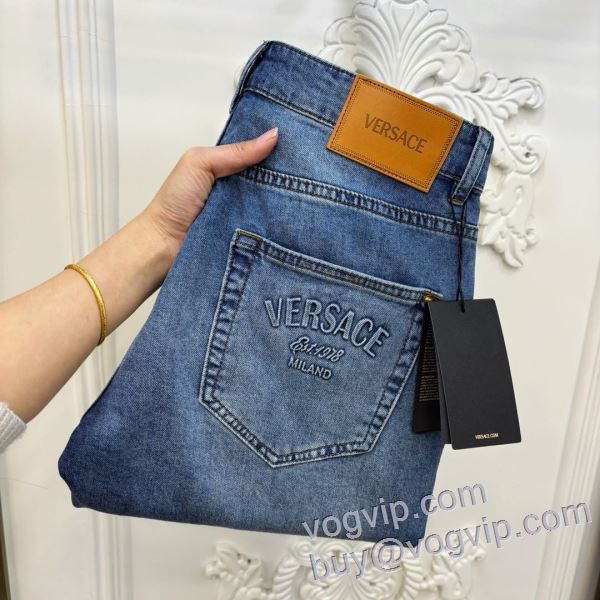 2025最新入荷 ヴェルサーチ VERSACE ジーンズ 人気スーパーコピーブランド シックスタイルに活躍