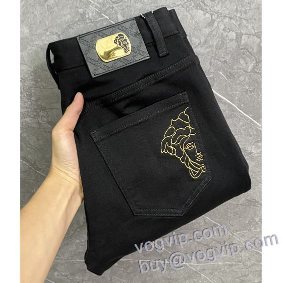 芸能人に愛用者続出 ヴェルサーチ VERSACE ジーンズ 最高N級ブランドコピー 2025最新入荷