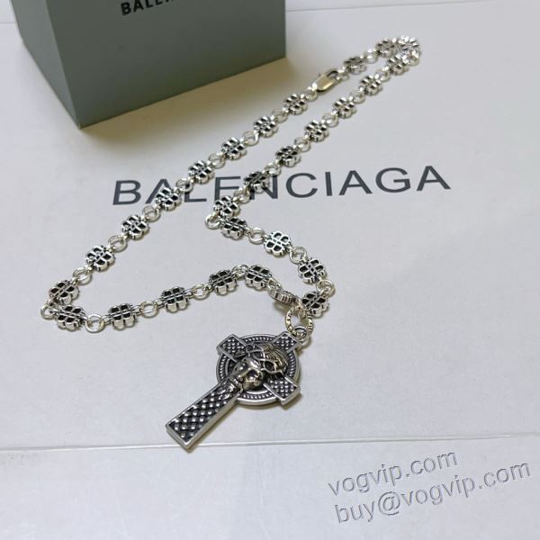 ネックレス バレンシアガ BALENCIAGA 2025新作登場 ブランドスーパーコピー 首胸ロゴ