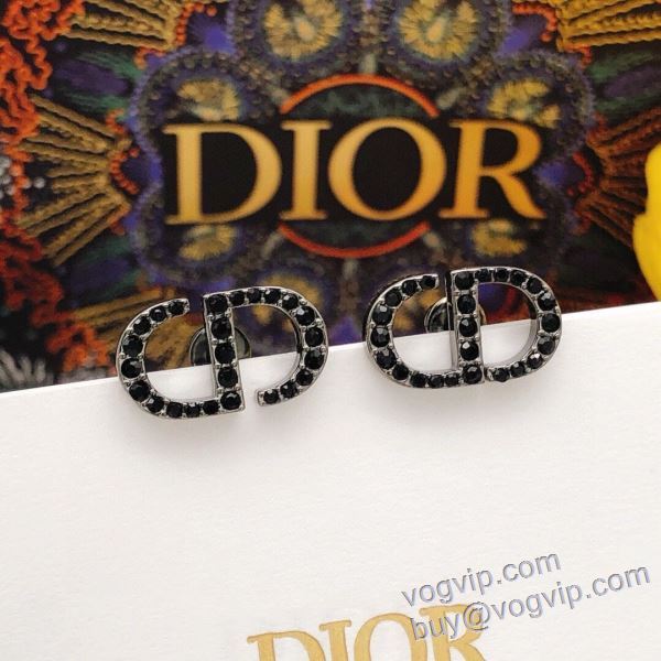 ピアス イヤリング ディオール DIOR 2025驚きの低価格 偽物ブランド もっとも高い人気を誇る