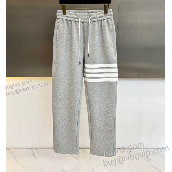 2025爆買い豊富な トムブラウン THOM BROWNEスーパーコピー 激安 TBNZK017 スエットパンツ チノパン