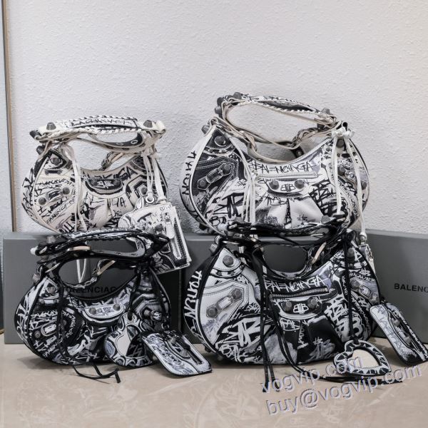 個性的なデザ バレンシアガ BALENCIAGA ブランドスーパーコピー 2025春夏季新作 WBAGBAL053 ショルダーバッグ 2色可選