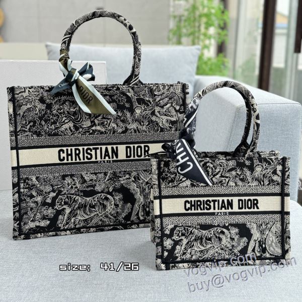 チノパン 狙える優秀アイテム ディオール DIOR コピー ブランド 2025年モデル入荷 WBAGDIOR045 ハンドバッグ 3色可選