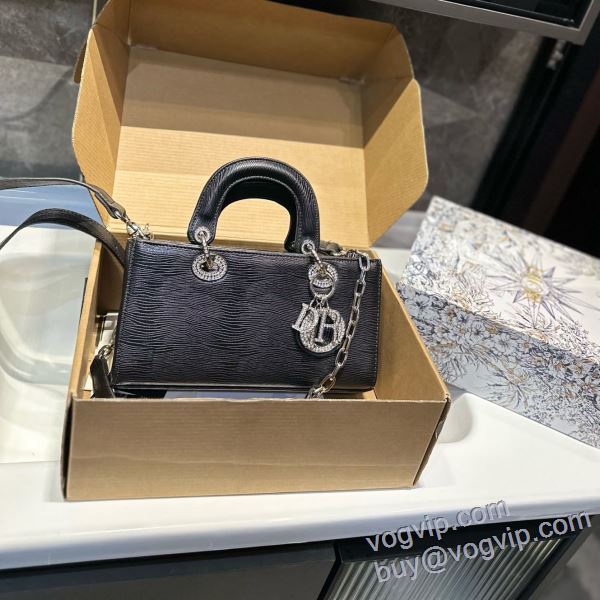 落ち着いた質感 DIOR スーパーコピー 2025 ディオール WBAGDIOR050 ハンドバッグ 3色可選