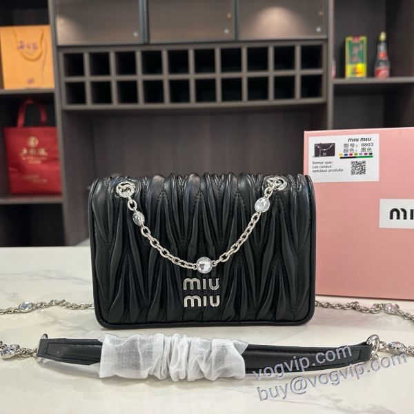 大人のおしゃれに ミュウミュウ WBAGMIU019 ショルダーバッグ 3色可選 MIUMIU 偽物ブランド 2025超激得格安
