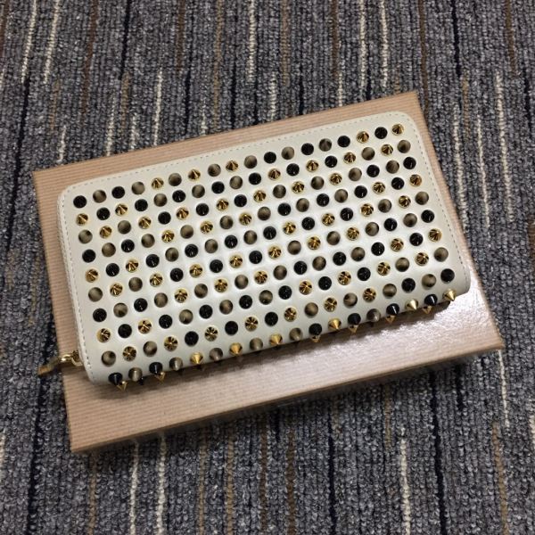 日本未入荷モデル クリスチャンルブタン Christian Louboutinコピー WQBCL014 2025超激得大人気 レディース財布 長財布