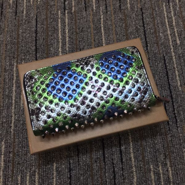 2025高級品 通販 クリスチャンルブタン WQBCL019 レディース財布 長財布 Christian Louboutin偽物ブランド 洗練を十分に演出する