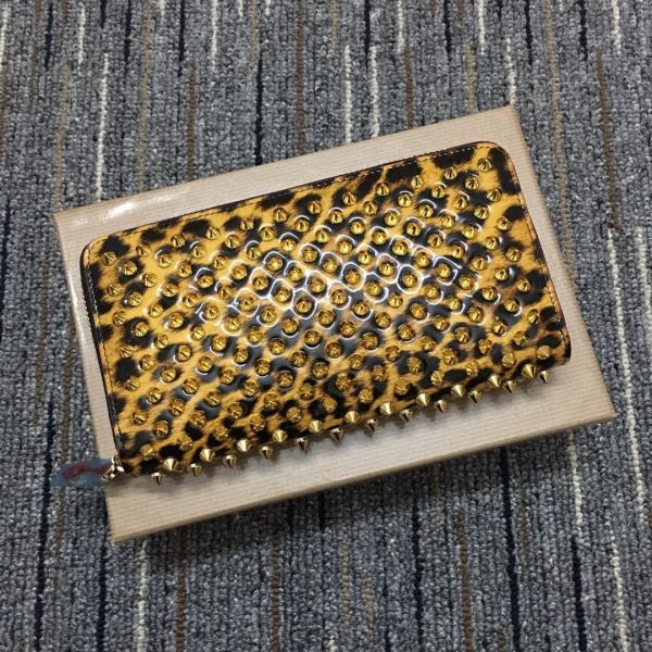 落ち着いた質感 クリスチャンルブタン Christian Louboutinスーパーコピー WQBCL020 レディース財布 長財布 2025高級品 通販