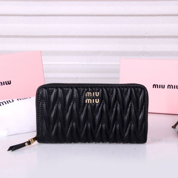 芸能人に愛用者続出 ミュウミュウブランドコピー WQBMIU011 レディース財布 長財布 3色可選 2025超激得新作登場
