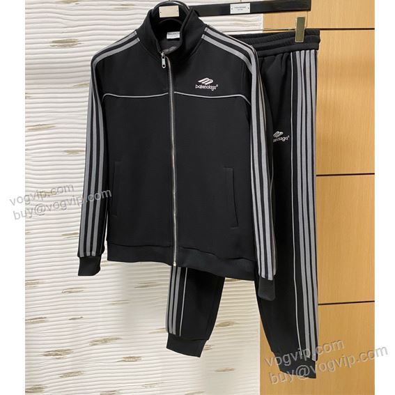 最安値！ パーカー 上下セット 2025爆買い最新作 バレンシアガ BALENCIAGA WTBAL196 最大級ブランドコピー通販優良店