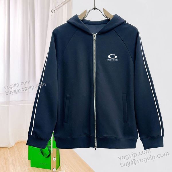 2025年モデル入荷 バレンシアガ BALENCIAGAスーパーコピー WTBAL262 パーカー 3色可選 秋の定番