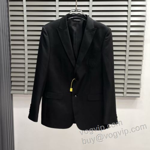Dolce&Gabbanaブランドコピー WTDG035 2025爆買い定番人気 ドルチェ＆ガッバーナ ダブルスーツ 上下セット 大人キレイに仕立てる