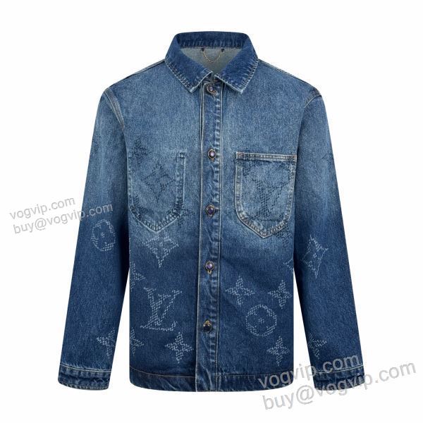 ルイ ヴィトン ブランドコピー WTLV560 2025驚きの破格値安い デニムジャケット コーデ 知的なムードを演出