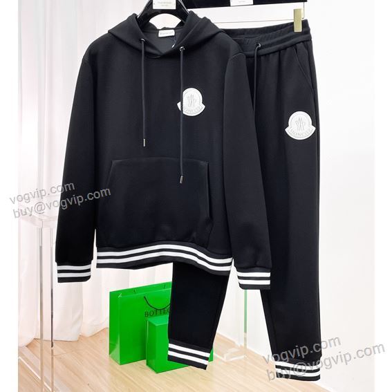 パーカー 上下セット 2025爆買いセール モンクレール MONCLER WTMO172 ブランドコピー激安販売屋 高級感ある