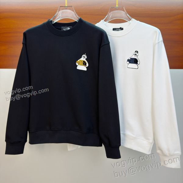 著名人の着用 ザノースフェイス 偽物ブランド WTTNF030 2025驚きの破格値人気 プルオーバーパーカー 2色可選