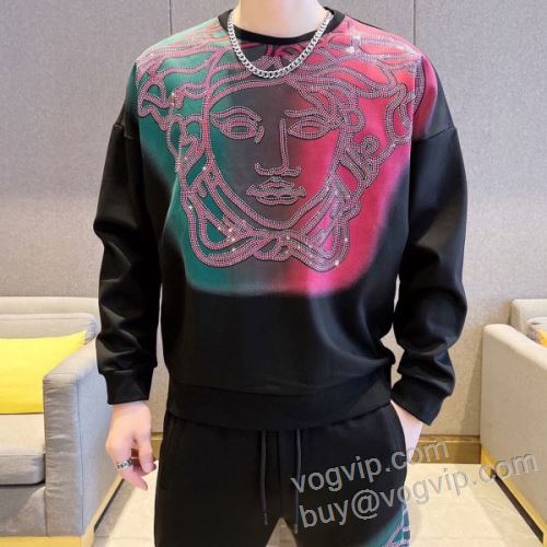 ヴェルサーチ VERSACE WTVS062 プルオーバーパーカー 2025人気定番品質保証 上下セット ブランドコピー代引き専門店 存在感のある
