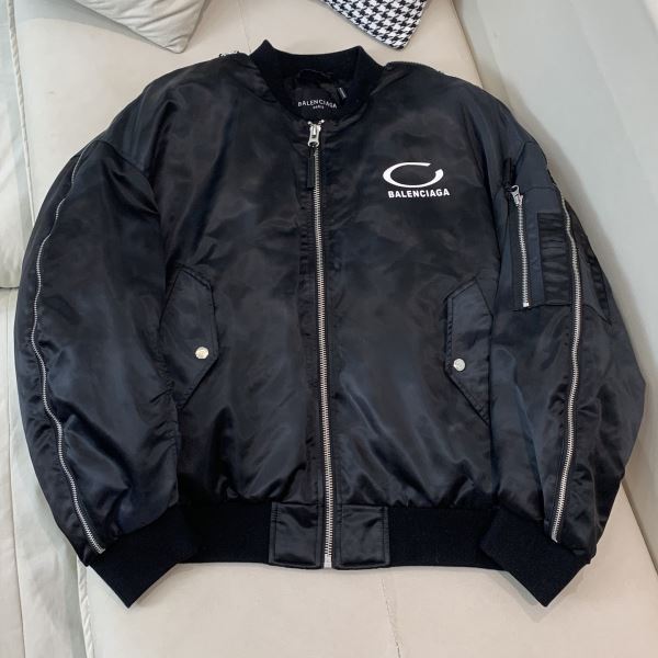 2026爆買い大人気 バレンシアガ ブランド 偽物 通販 モデル大絶賛? MYBAL005 ダウンジャケット 2色可選 防寒具としての機能もバッチリ