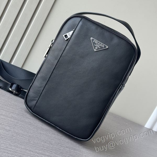 2026爆買い豊富な プラダ PRADAスーパーコピー NBAGPR042 ムダな装飾を排したデザイン ショルダーバッグ 斜め掛けバッグ メンズバッグ