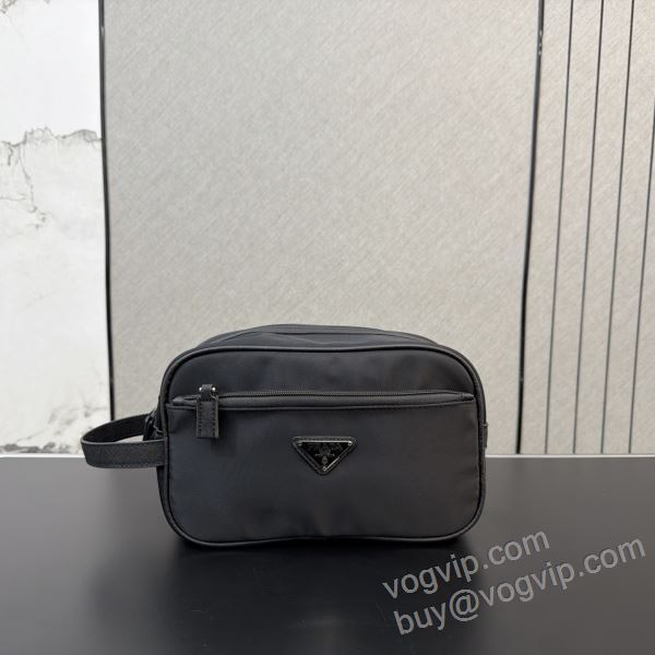 プラダ PRADAブランドスーパーコピー 2026最新入荷 NBAGPR065 ポーチ セカンドバッグ メンズバッグ 大絶賛の履き心地!