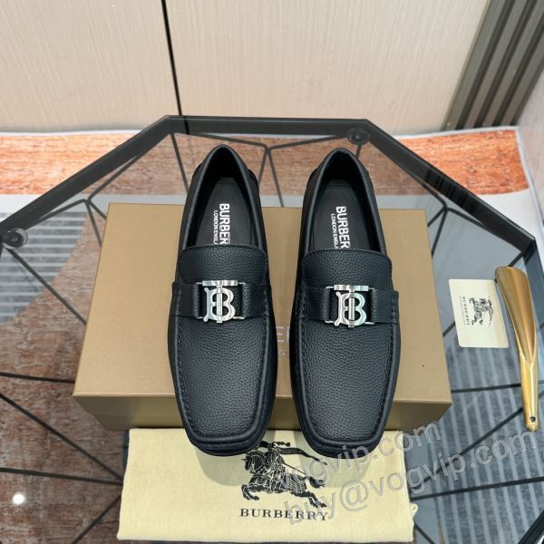 バーバリー スーパーコピー 海外セレブ定番愛用 NXIEBU031 スリップオン カジュアルシューズ 2026超激得新作